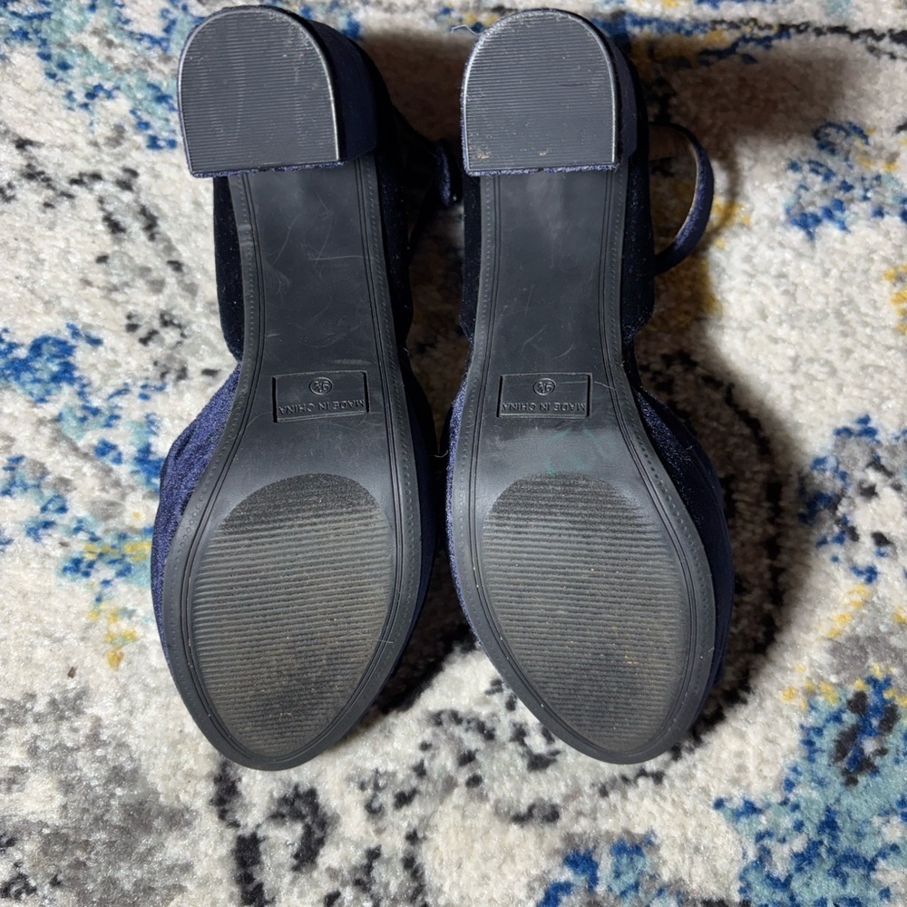 American Rag Navy Blue Velvet Women's Platform Heels - Picture 7 of 7